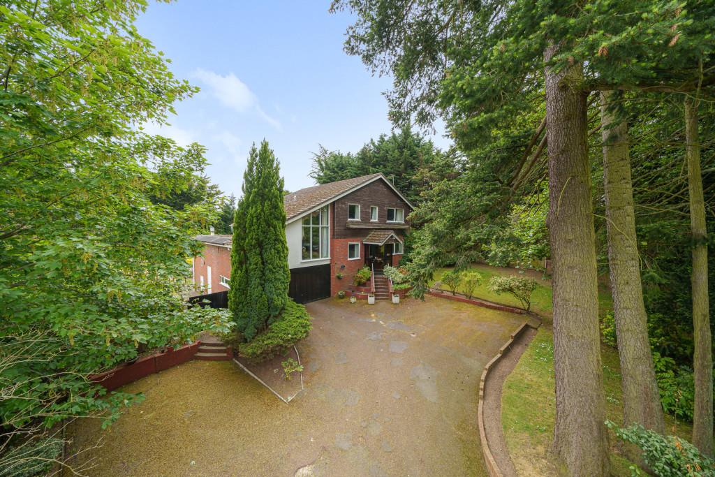 Dorney Wood Road, Burnham, SL1 4 bed detached house for sale £1,250,000