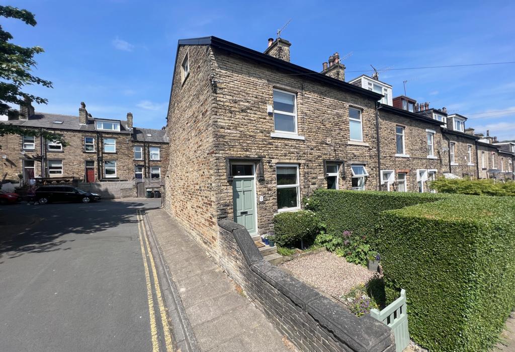 Rhodes Street, Shipley, West Yorkshire 3 bed end of terrace house for
