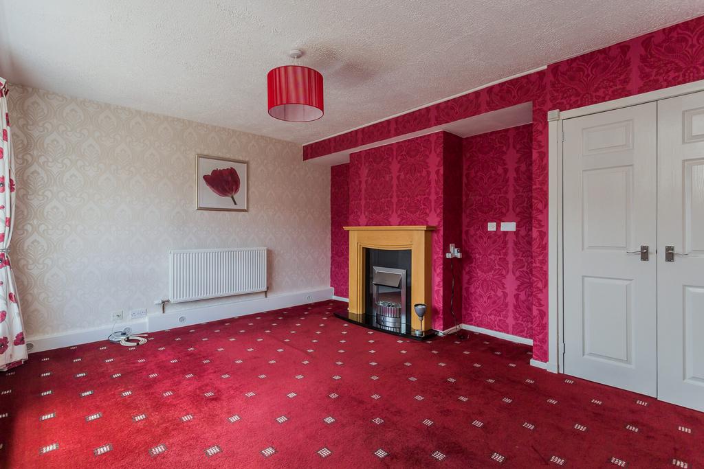 23 Nethercraigs Drive, Paisley, PA2 8PD 3 bed terraced house £82,000