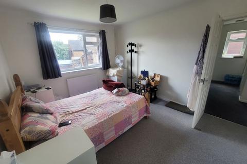7 The Heath, London, W7 3UB