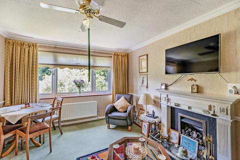 34 Abbey Close, Pinner, HA5 2AW
