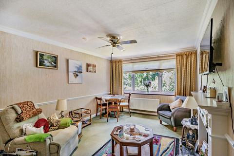 34 Abbey Close, Pinner, HA5 2AW