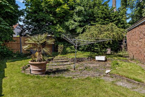 34 Abbey Close, Pinner, HA5 2AW