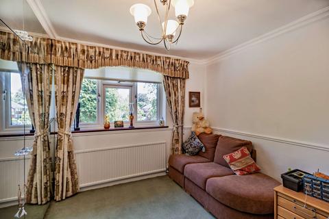 34 Abbey Close, Pinner, HA5 2AW