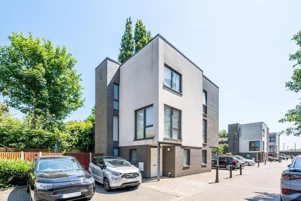Millard Road, Deptford, London, SE8 3 bed semidetached house for sale
