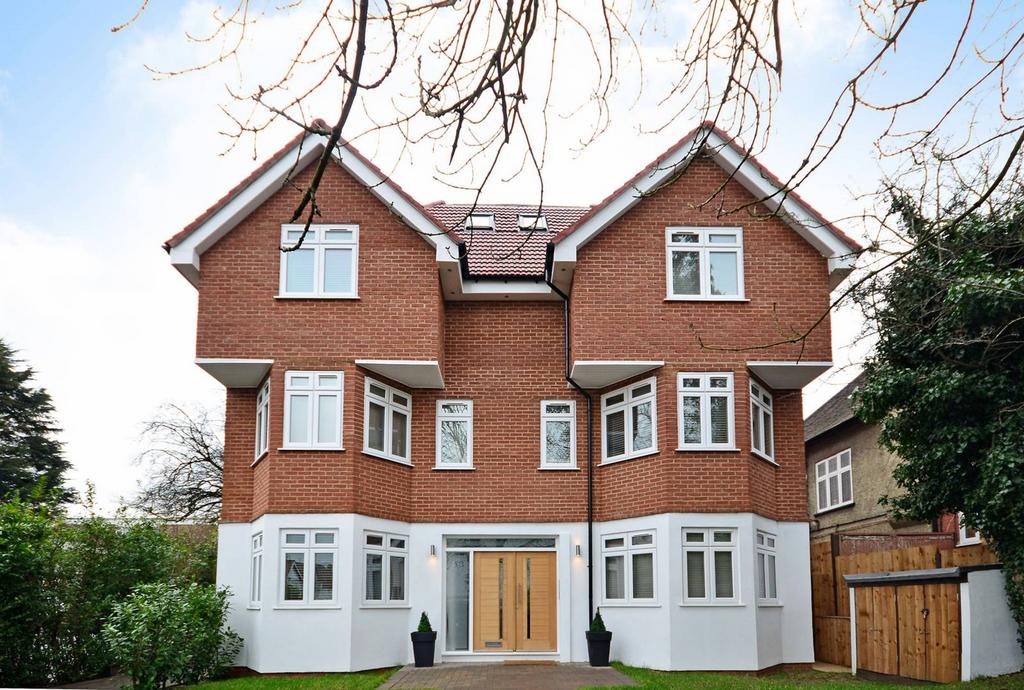 Alexandra Grove, North Finchley, London, N12 2 bed flat to rent £