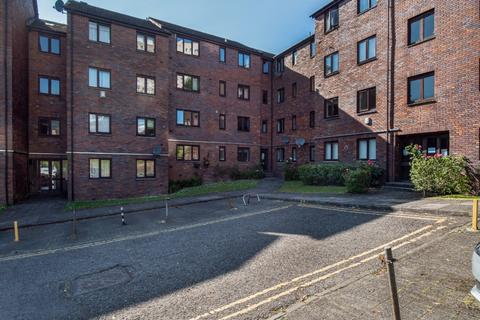 2 bedroom flat to rent, Hanover Court, Townhead, Glasgow, G1