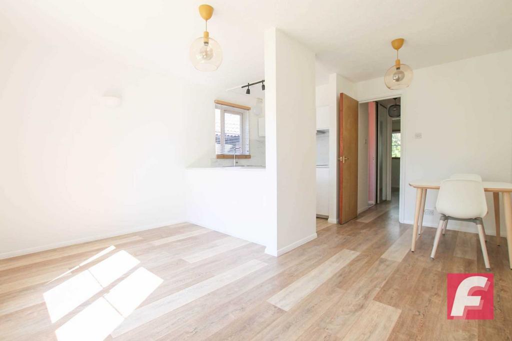 Ebury Road, Central Watford 1 bed apartment for sale £225,000