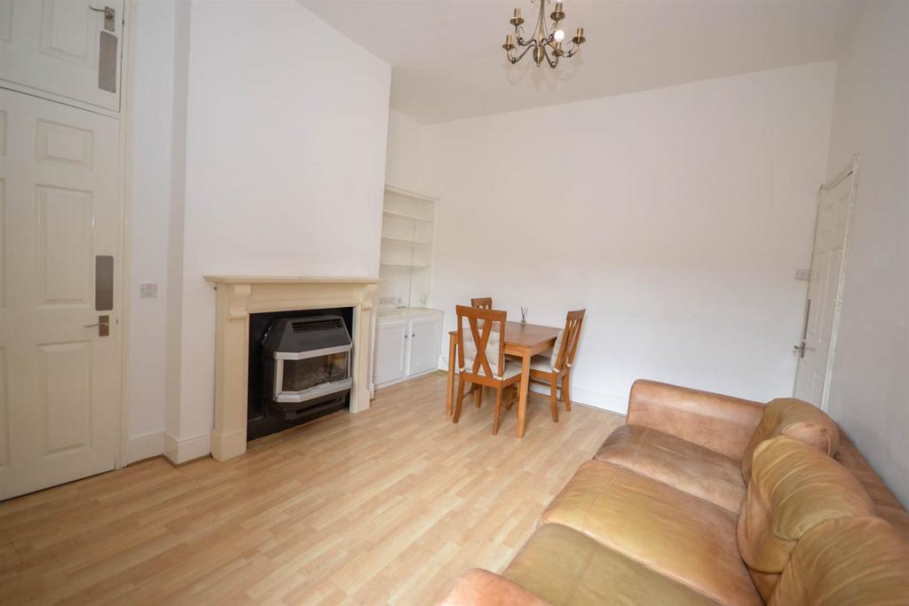 Beaumont Terrace, Gosforth 2 bed flat for sale £160,000