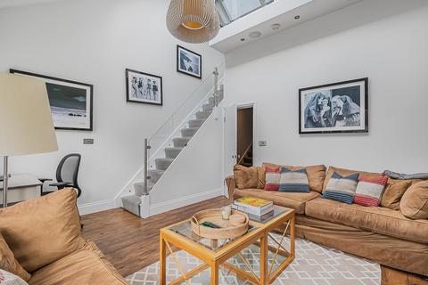 3 bedroom terraced house for sale - Mirabel Road, London