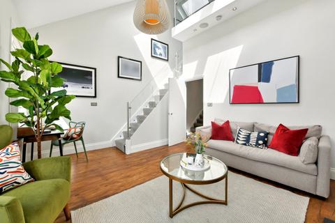 3 bedroom terraced house for sale, Mirabel Road, London