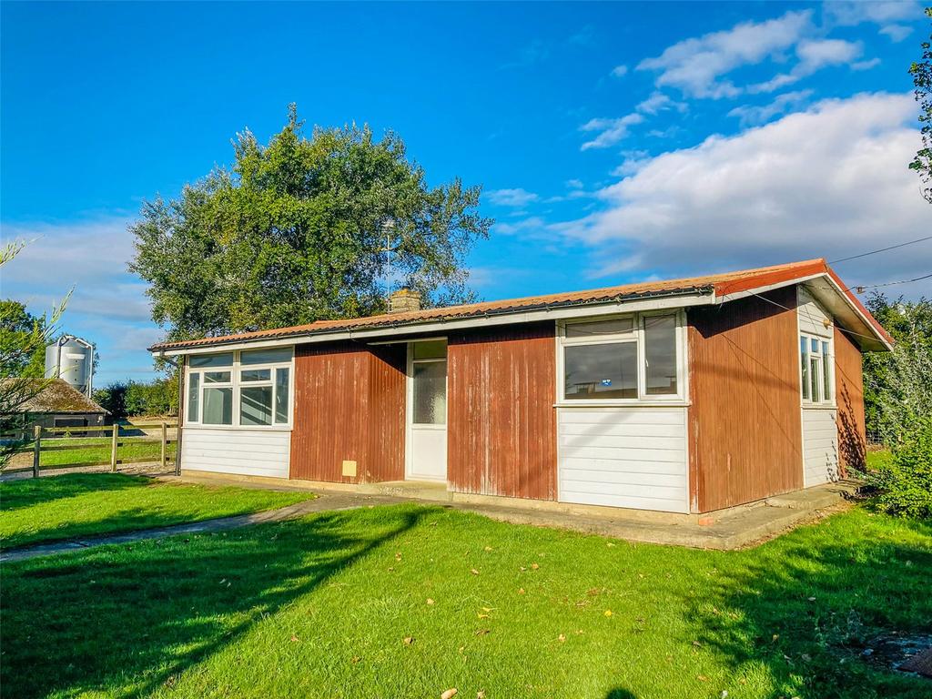 West Lane, Dalton on Tees, Darlington, North Yorkshire, DL2 3 bed bungalow for sale £450,000