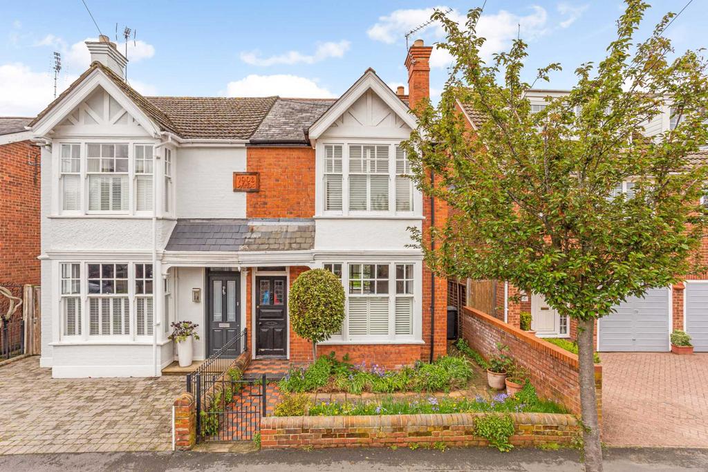 Claremont Road, Marlow SL7 3 bed semidetached house £1,100,000