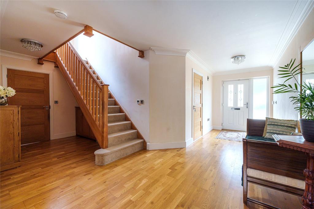Bromham Road, Biddenham, Bedfordshire, MK40 6 bed detached house for