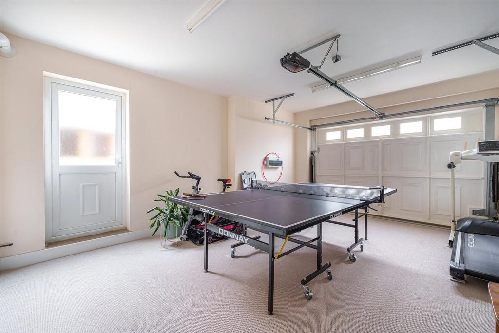 Garage/Games Room