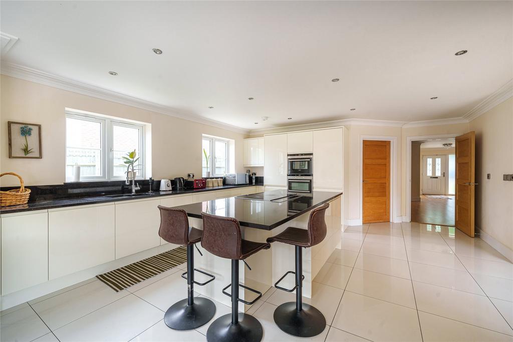 Kitchen/Breakfast Rm