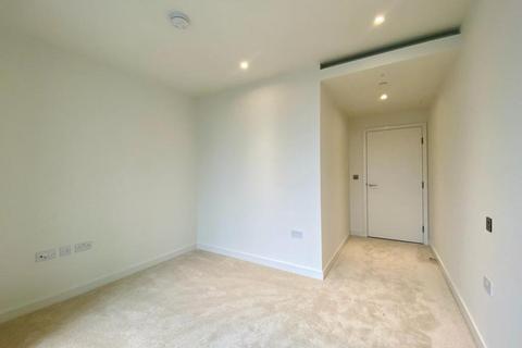 2 bedroom flat for sale, South Quay Plaza, London, E14