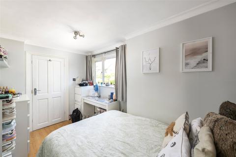 76 New Causeway, Reigate, RH2 7PG