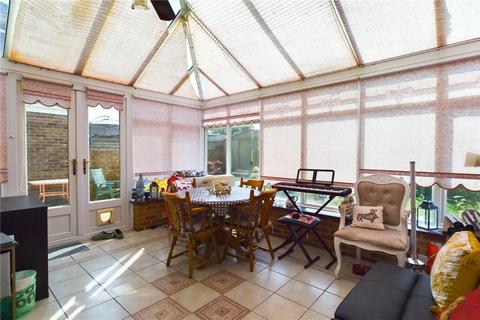 15 The Crescent, Theale, Reading, RG7 5DT