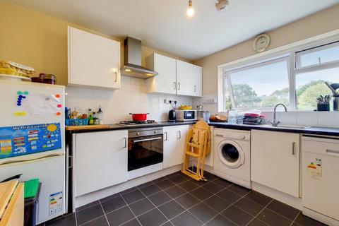 2 bedroom flat to rent, Hereford House, Wimbledon Park Road, London, SW18