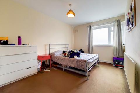 2 bedroom flat to rent, Hereford House, Wimbledon Park Road, London, SW18