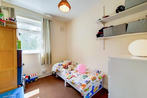 2 bedroom flat to rent, Hereford House, Wimbledon Park Road, London, SW18