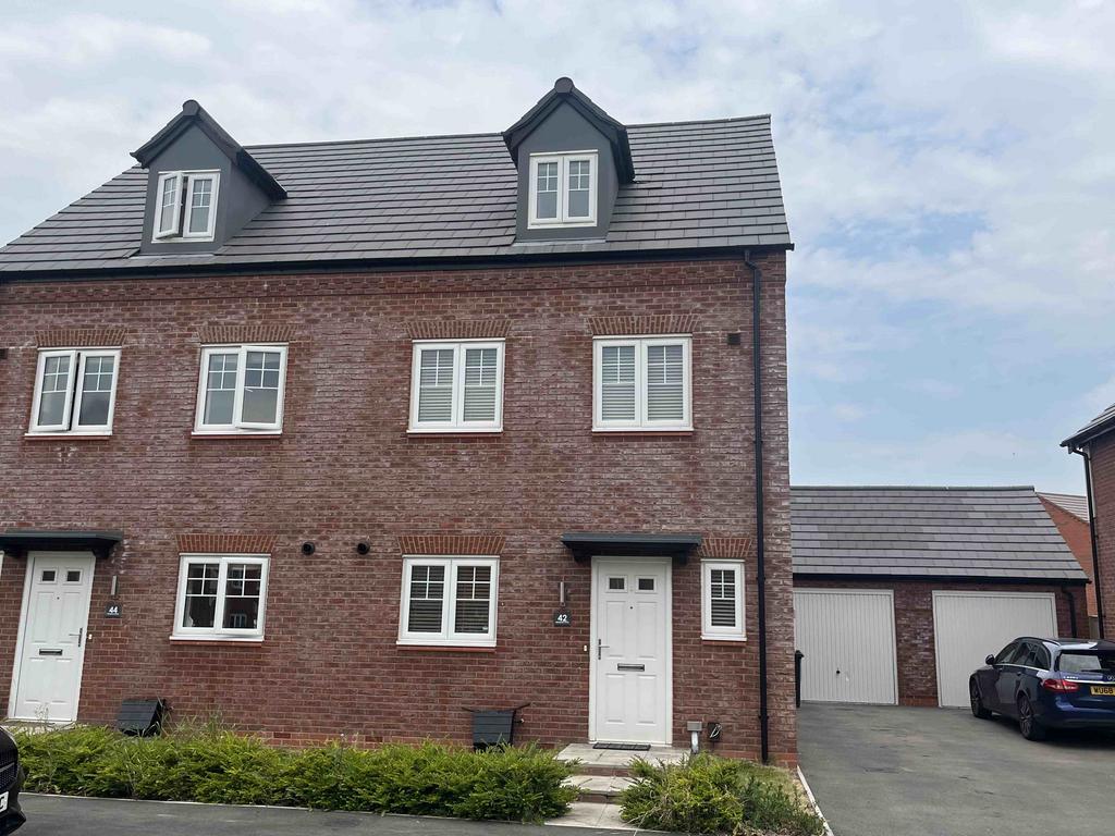 Edgedale Road 4 bed house £1,395 pcm (£322 pw)