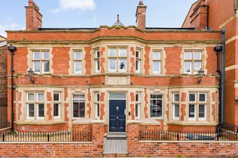 2 bedroom flat to rent, Wilmslow Road, Manchester, Greater Manchester, M20