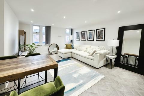 2 bedroom flat to rent, Wilmslow Road, Manchester, Greater Manchester, M20