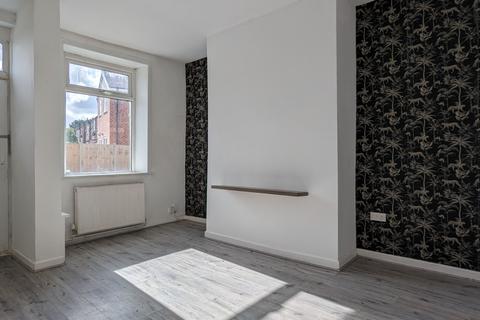 2 bedroom end of terrace house to rent, Margaret Street, Shaw, OL2