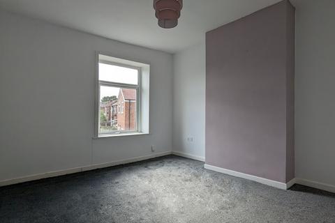 2 bedroom end of terrace house to rent, Margaret Street, Shaw, OL2