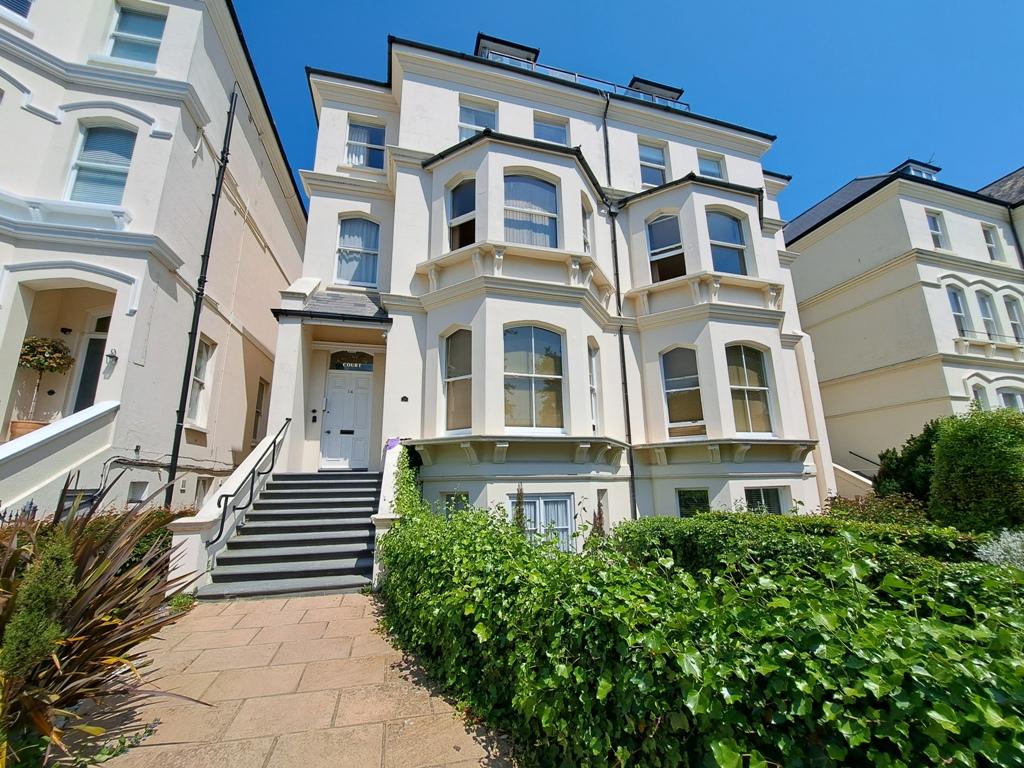 Blackwater Road, Lower Meads, Eastbourne BN21 4 bed flat for sale £