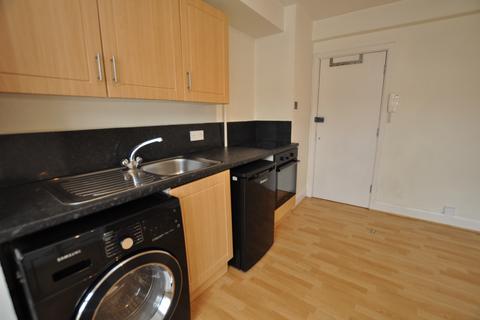 Studio to rent, Eastgate House, 223 High Street, Guildford, Surrey, GU1