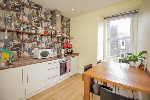 2 bedroom flat to rent, Bruce Street, Stirling Town, Stirling, FK8