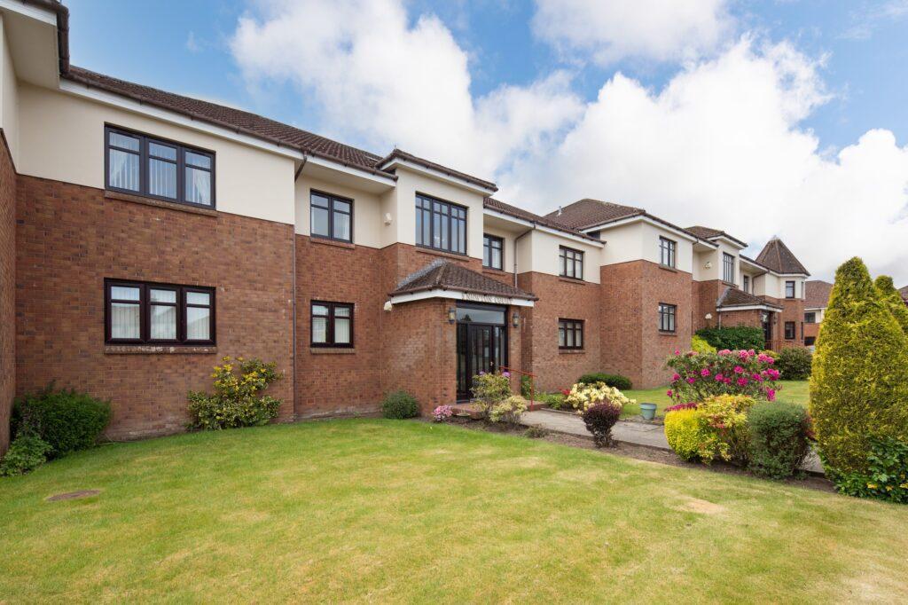 Newton Court, Newton Mearns 2 bed apartment for sale £225,000