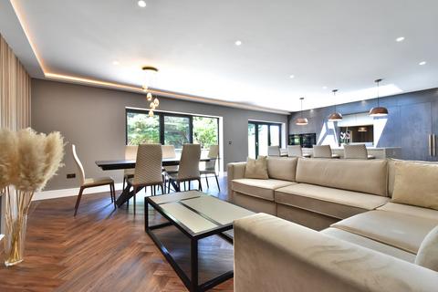 38 High Beeches, Orpington, BR6 6EF