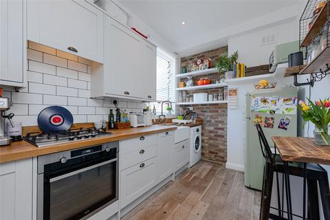 142b Bathurst Gardens, London, NW10 5HX