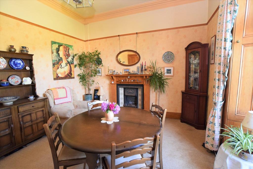 22 Albany Place, Dumfries, DG1 1 JN - Grieve Griers