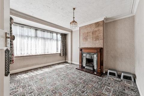 72 Billet Road, London, E17 5DN