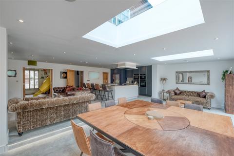 10 Burlingham Square, Worcester, WR5 1EQ