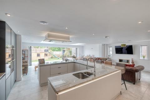 10 Burlingham Square, Worcester, WR5 1EQ
