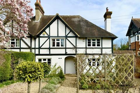 3 bedroom end of terrace house for sale, The Old Street, Fetcham, Leatherhead, Surrey, KT22