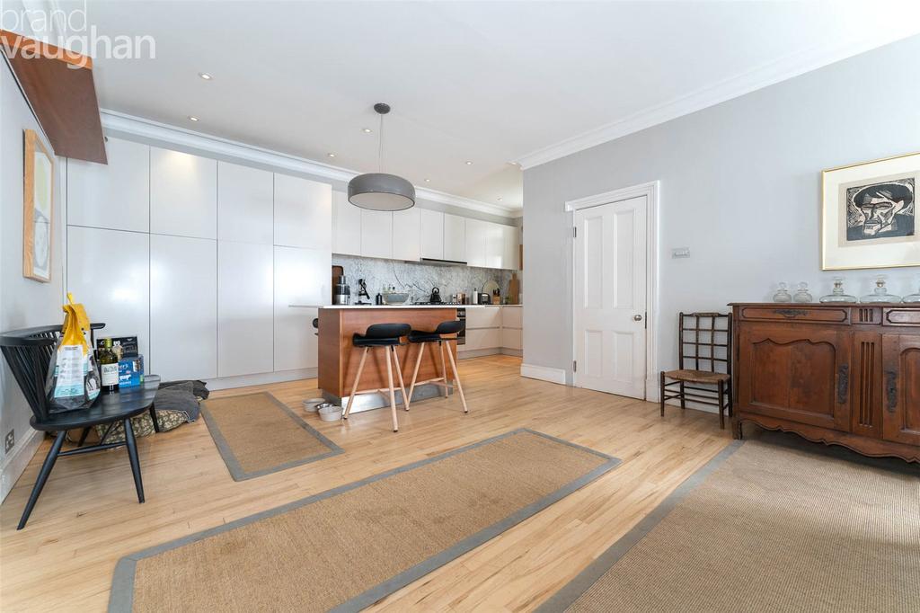 Kitchen/ Dining Area