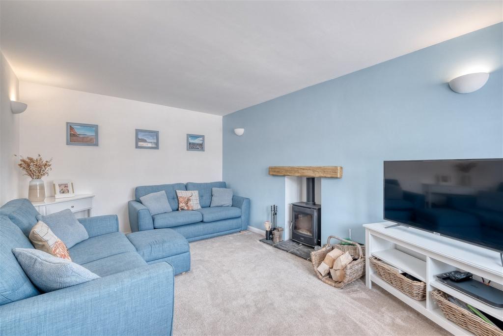 Hanbury Road, Stoke Prior, Bromsgrove, B60 4JX 4 bed detached house for