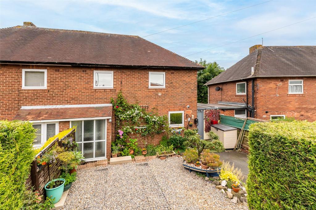 Weston Crescent, Otley, West Yorkshire, LS21 3 bed semidetached house