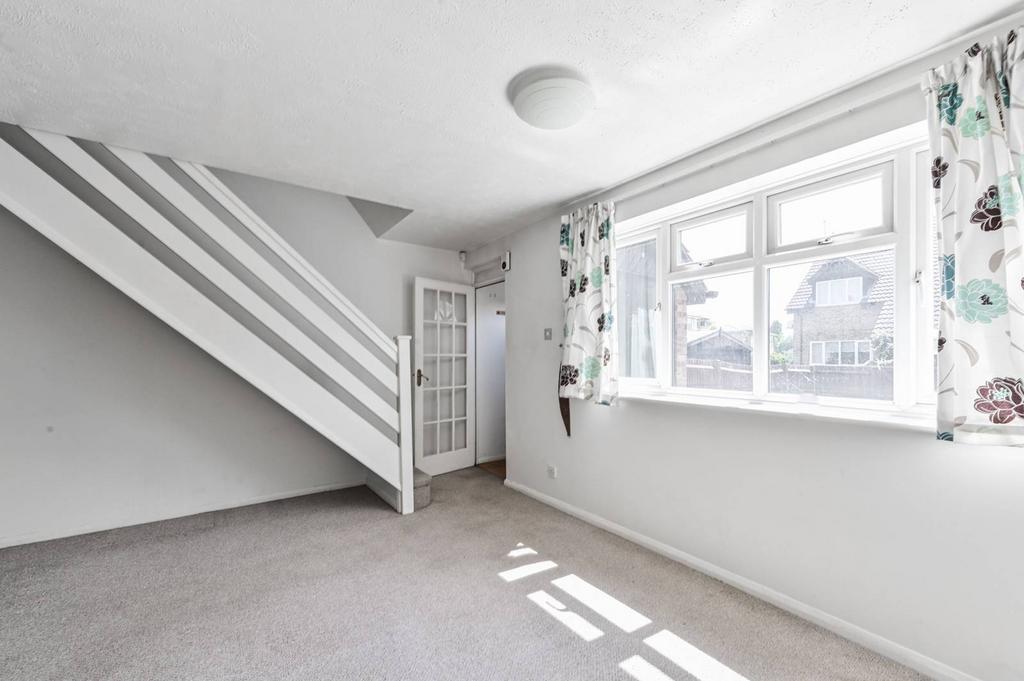 Mahon Close, Enfield, EN1 1 bed house for sale £305,000