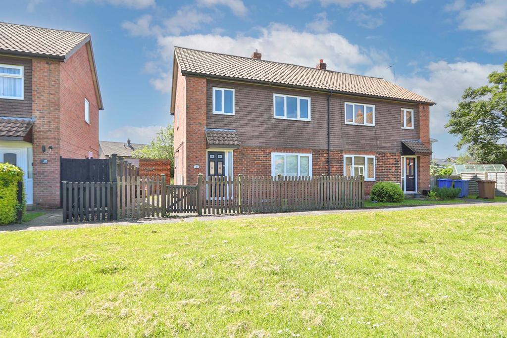 Pinfold Villas, Burstwick, Hull, HU12 9EL 3 bed semidetached house for