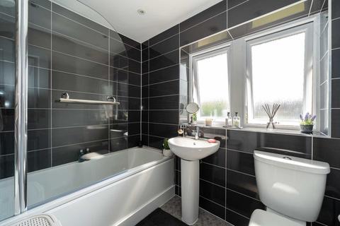 134 Long Chaulden, Hemel Hempstead, HP1 2JL