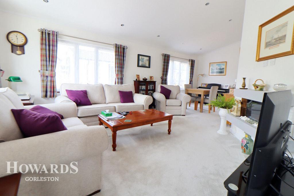 Sunninghill Close, Bradwell 2 bed park home for sale £220,000