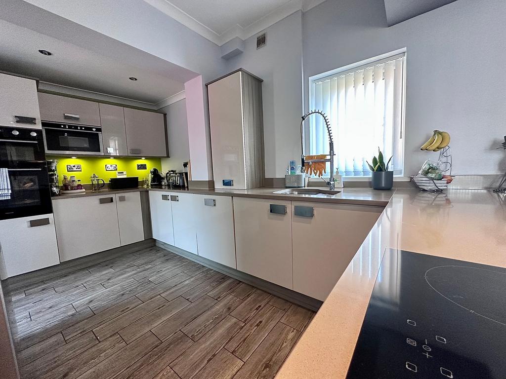 Rosewood Crescent, Walkerville, Newcastle upon Tyne, NE6 3 bed semi